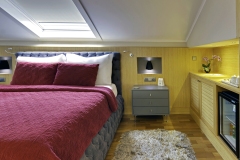 HotelRoom6