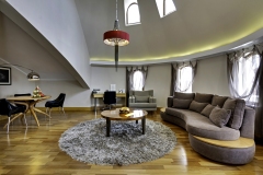 HotelRoom9